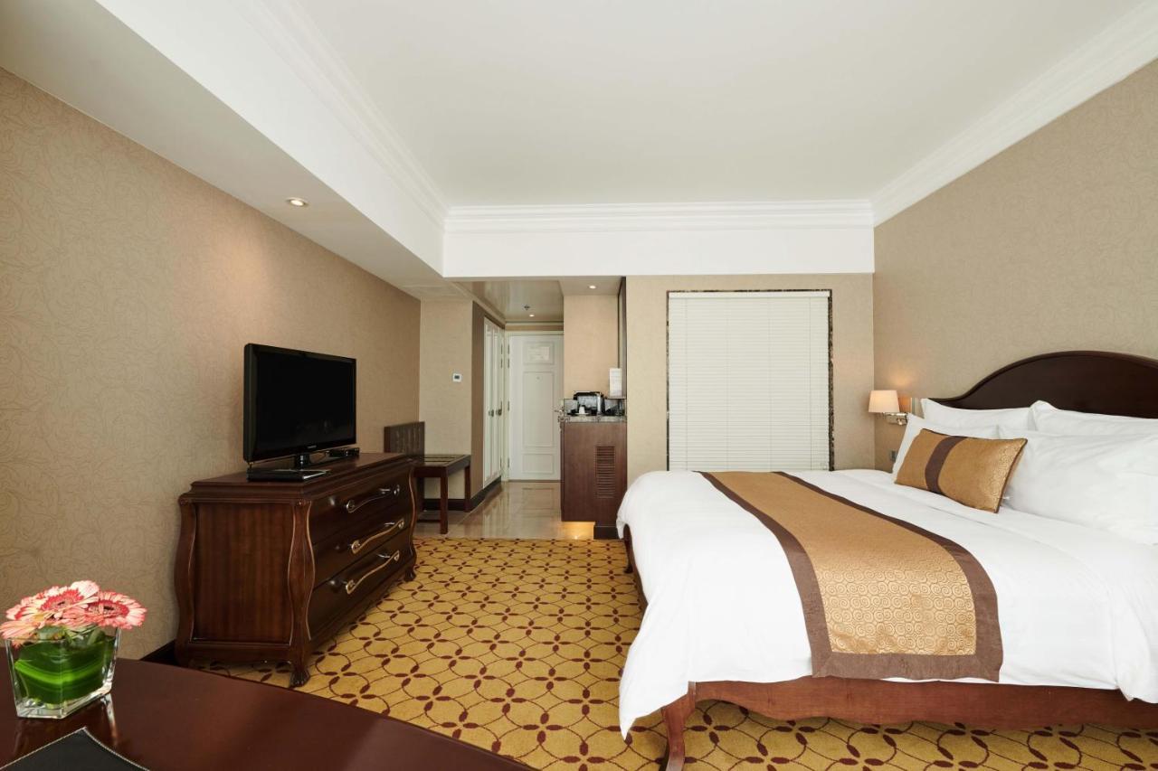 Eastin Grand Hotel Saigon Ho Chi Minh City Exterior photo
