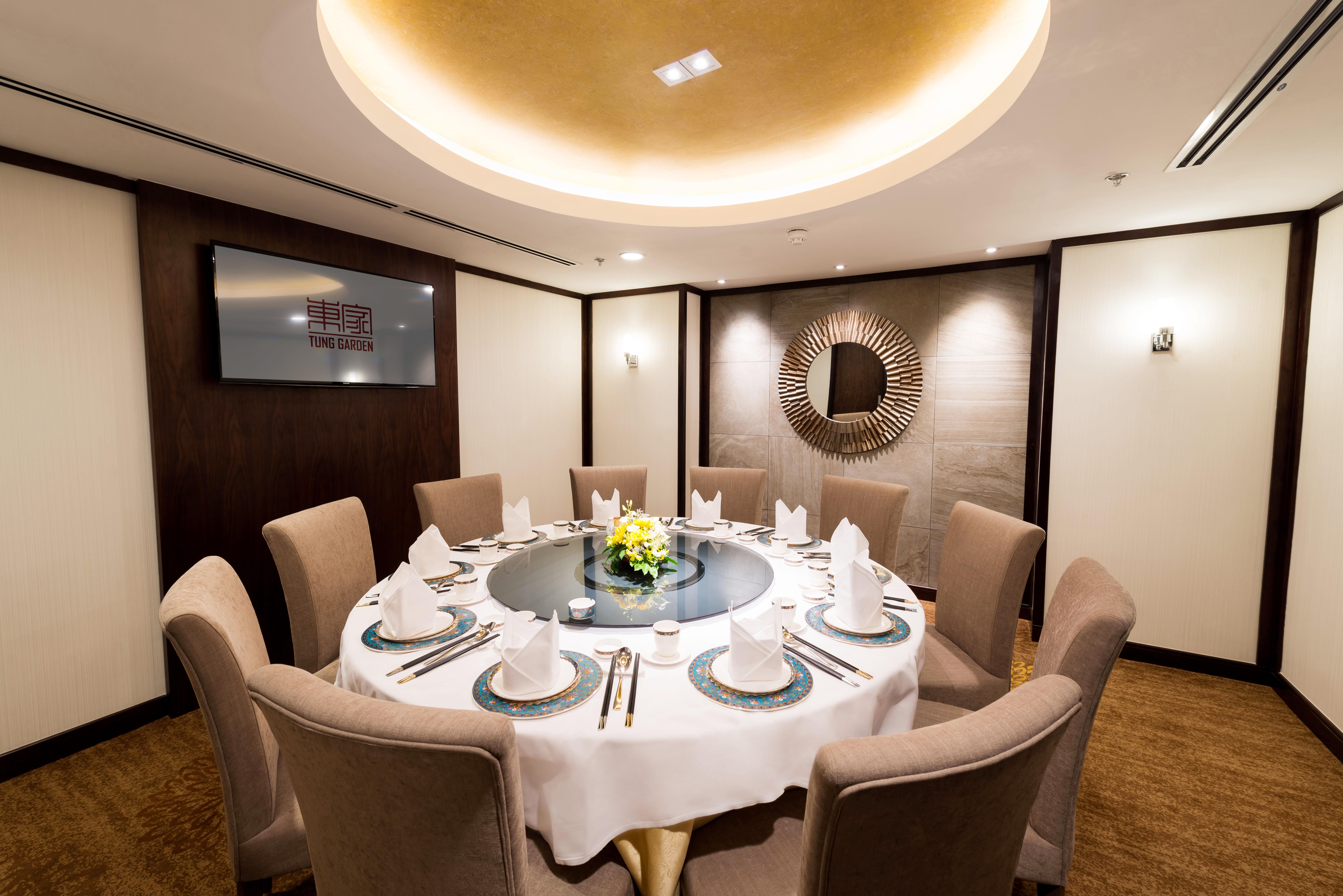Eastin Grand Hotel Saigon Ho Chi Minh City Exterior photo Private dining room at the restaurant