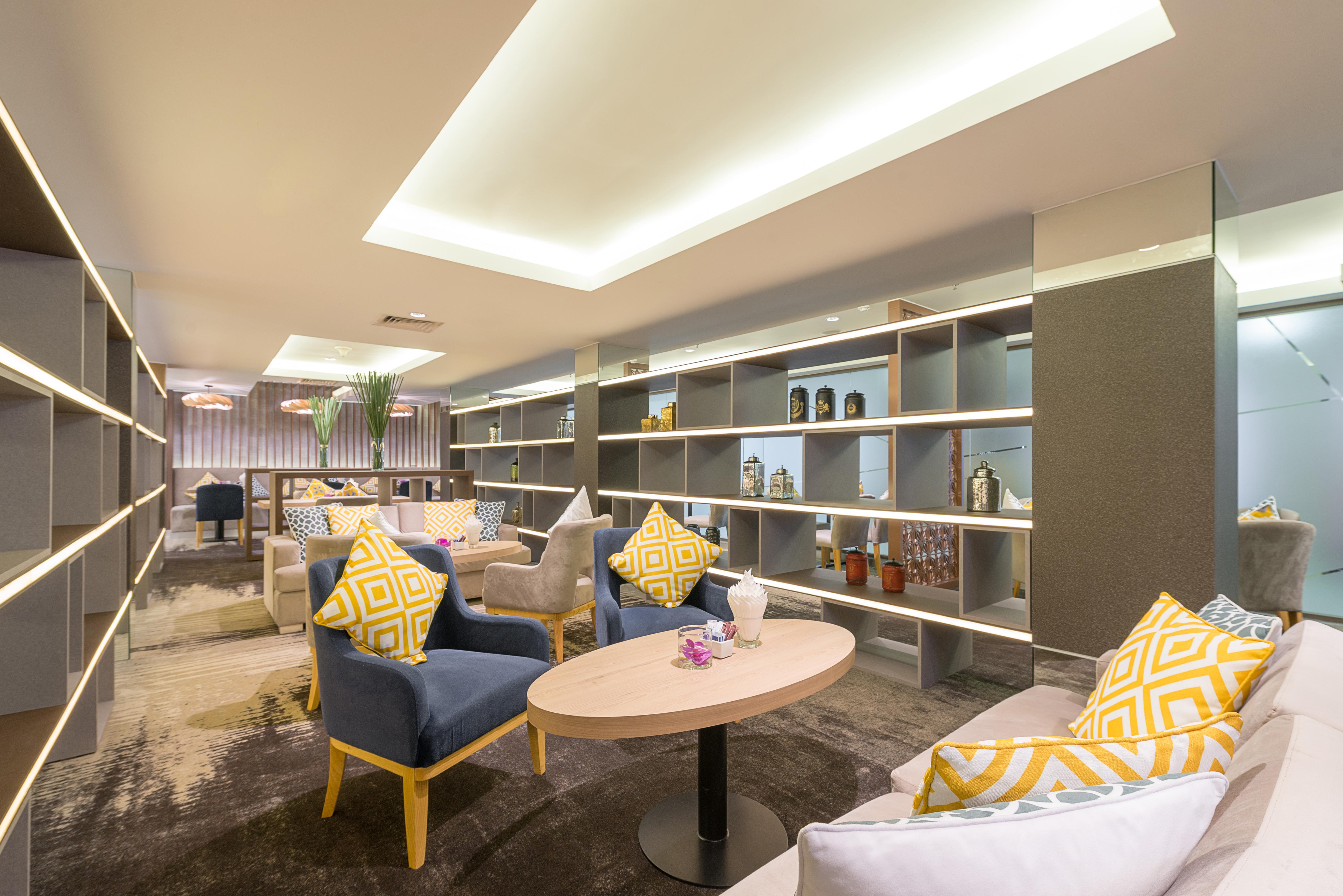 Eastin Grand Hotel Saigon Ho Chi Minh City Exterior photo The Royal Orchid Lounge at Suvarnabhumi Airport