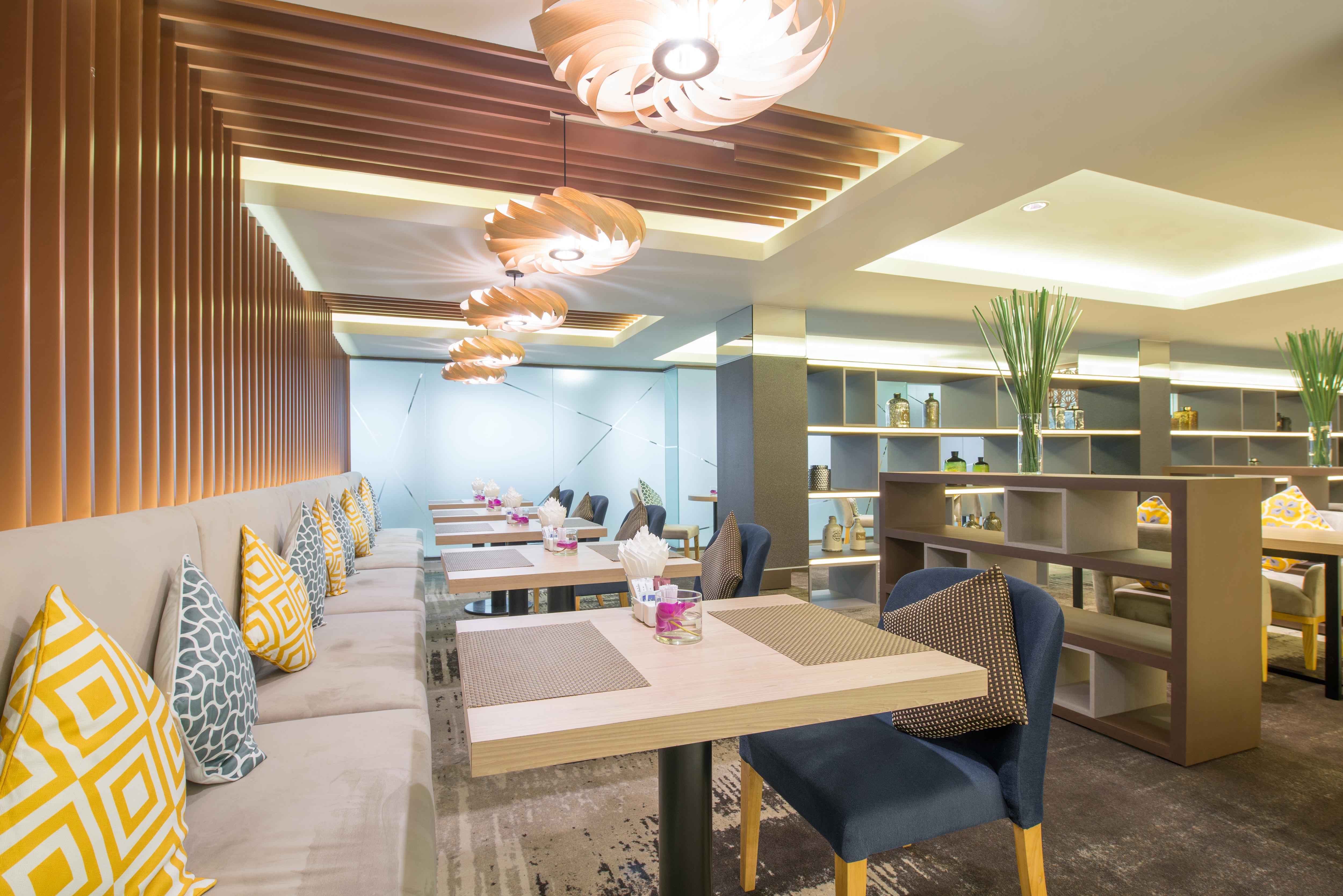 Eastin Grand Hotel Saigon Ho Chi Minh City Exterior photo The interior of the lounge