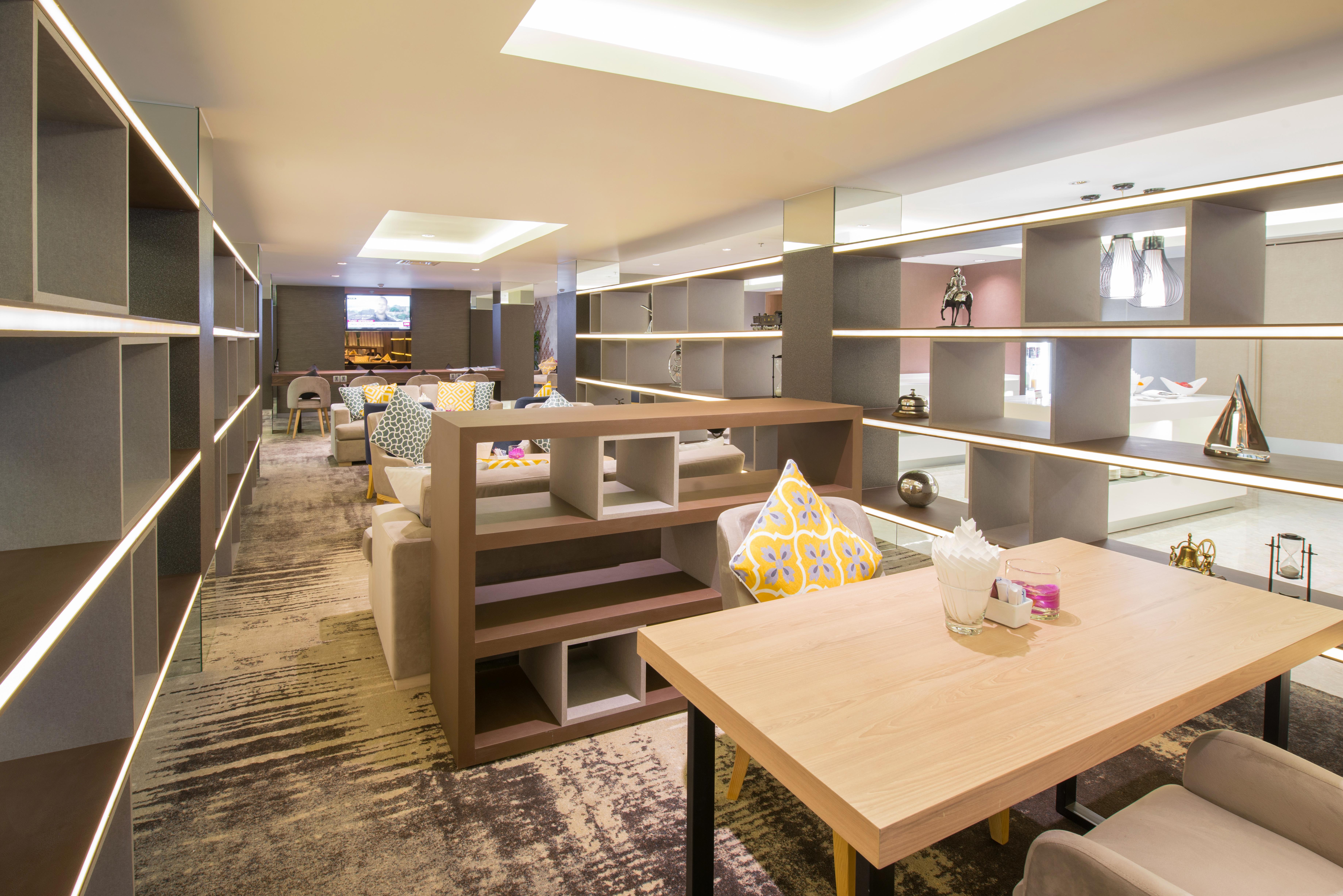 Eastin Grand Hotel Saigon Ho Chi Minh City Exterior photo The lounge at the airport