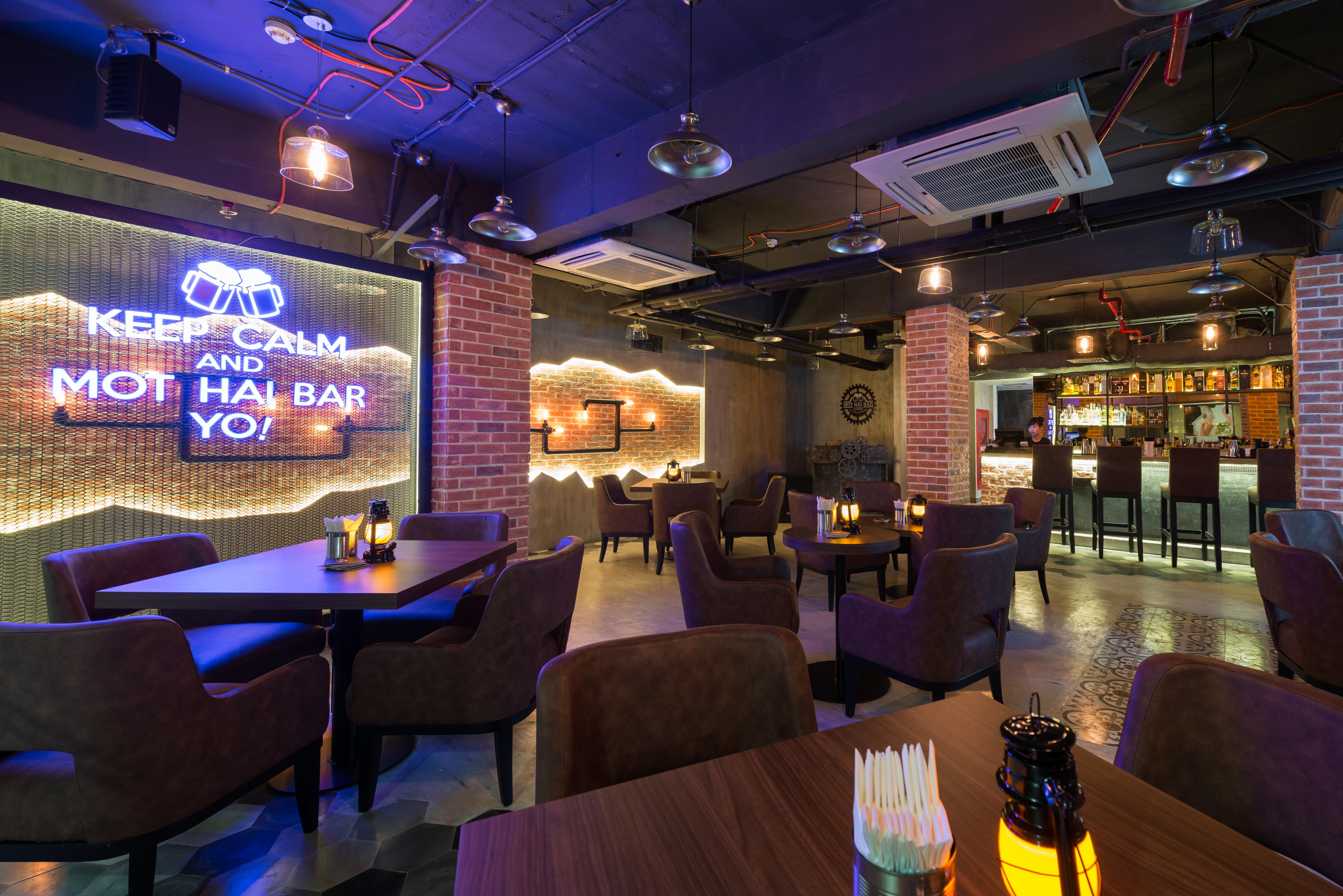 Eastin Grand Hotel Saigon Ho Chi Minh City Exterior photo Interior of Hab Bar