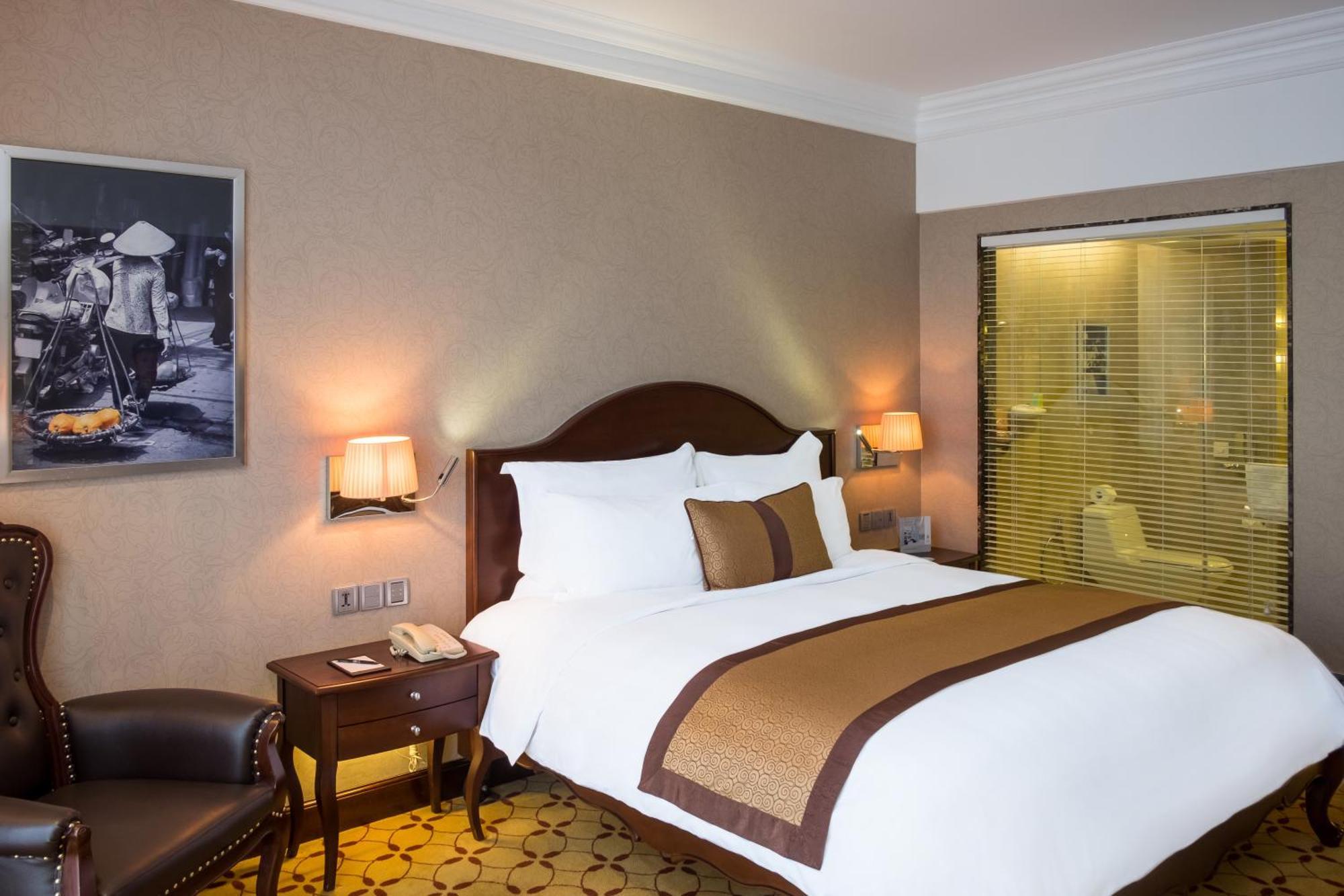 Eastin Grand Hotel Saigon Ho Chi Minh City Exterior photo