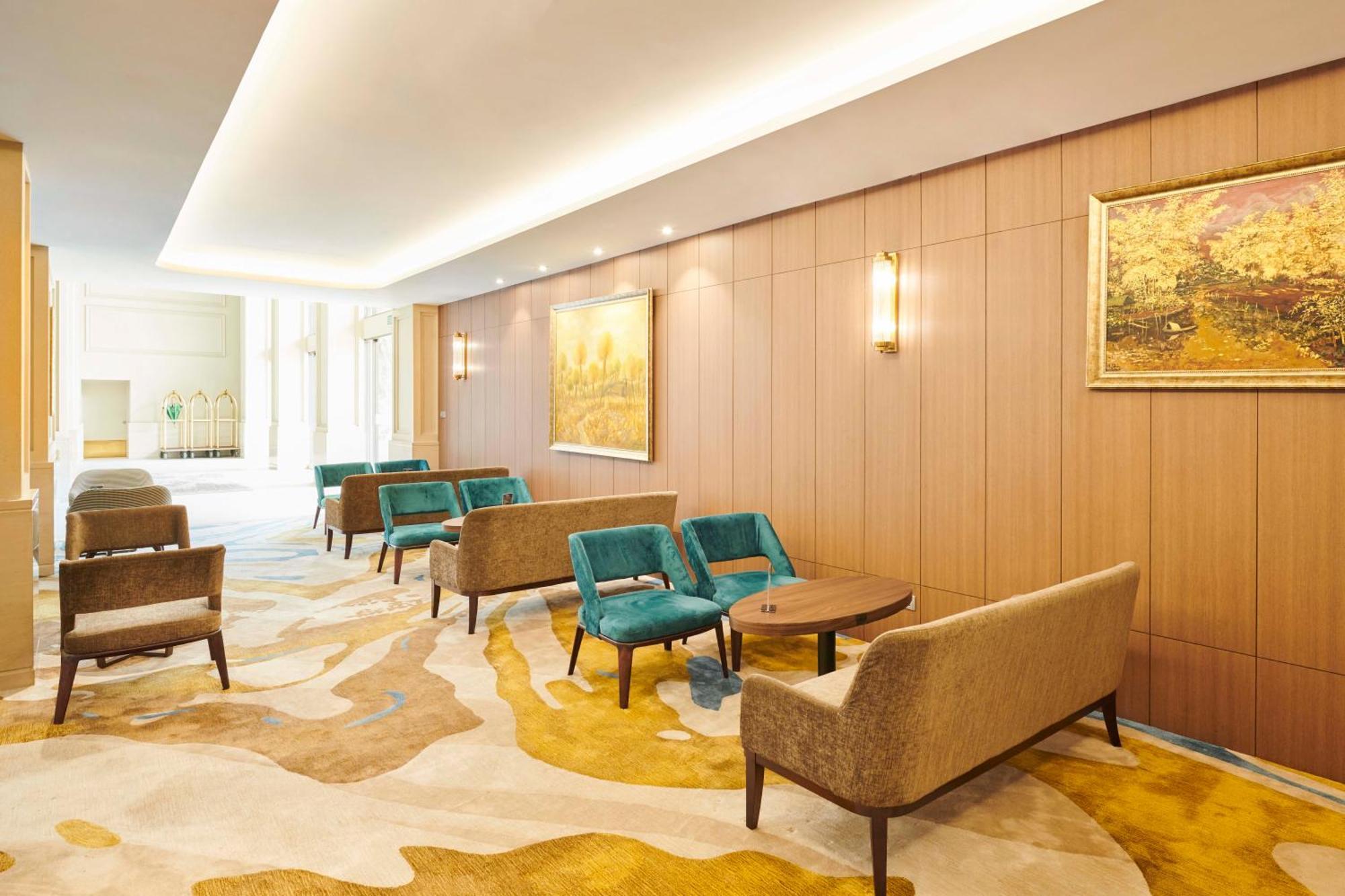 Eastin Grand Hotel Saigon Ho Chi Minh City Exterior photo The interior of the hotel