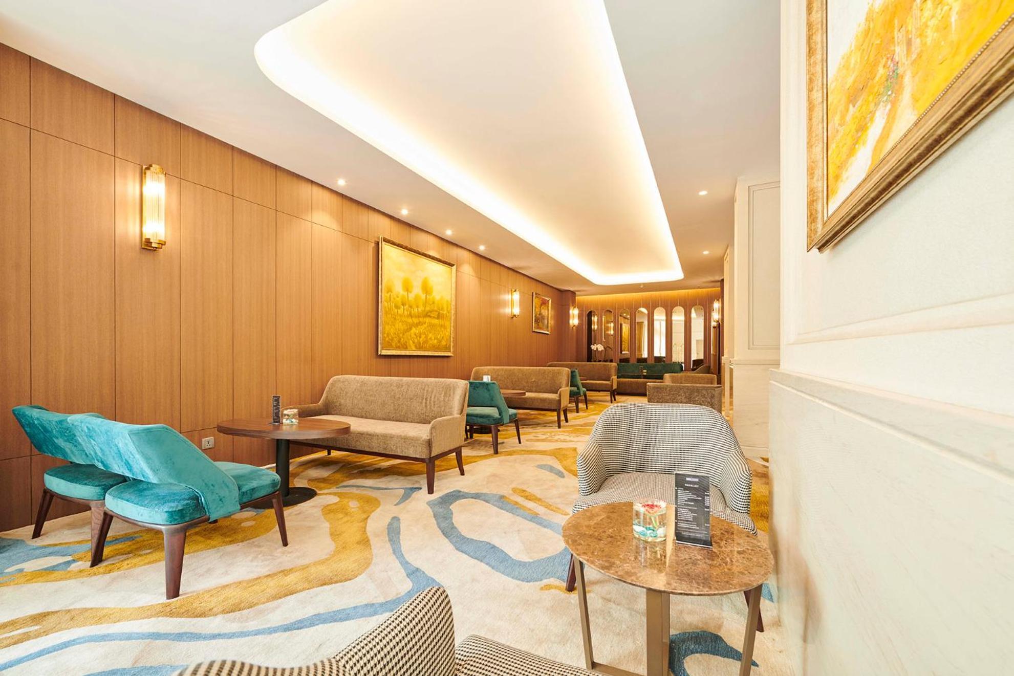 Eastin Grand Hotel Saigon Ho Chi Minh City Exterior photo The interior of the lounge