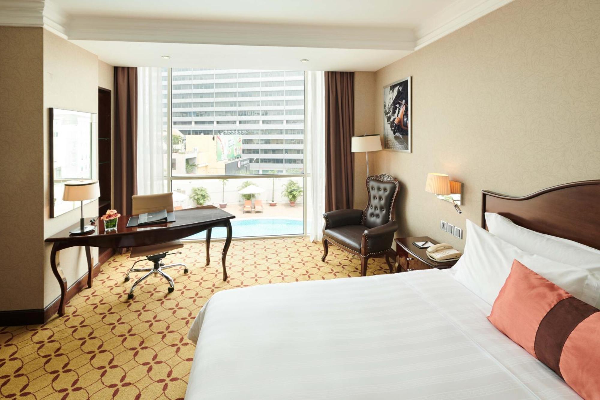 Eastin Grand Hotel Saigon Ho Chi Minh City Exterior photo Deluxe Room