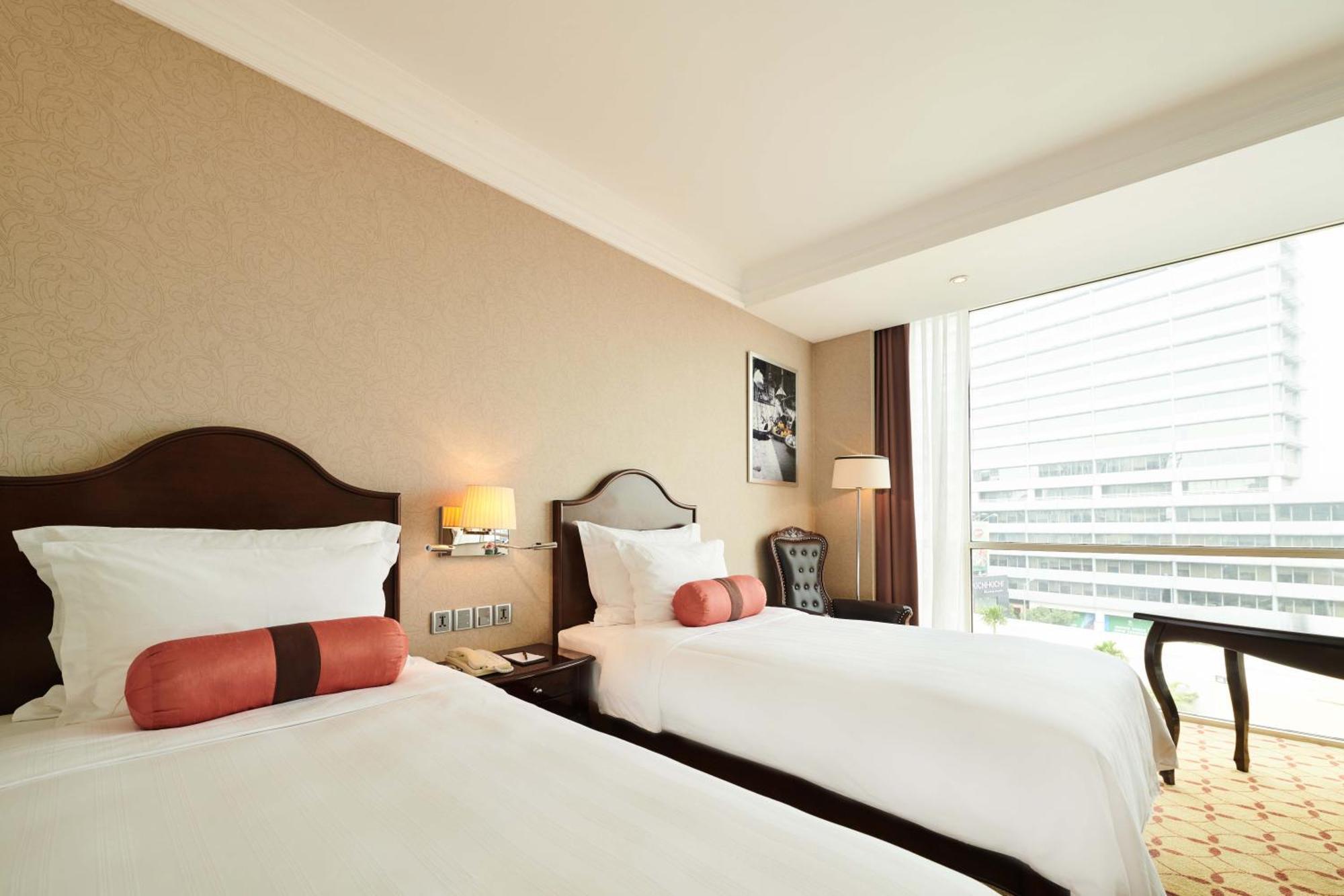Eastin Grand Hotel Saigon Ho Chi Minh City Exterior photo Deluxe Room